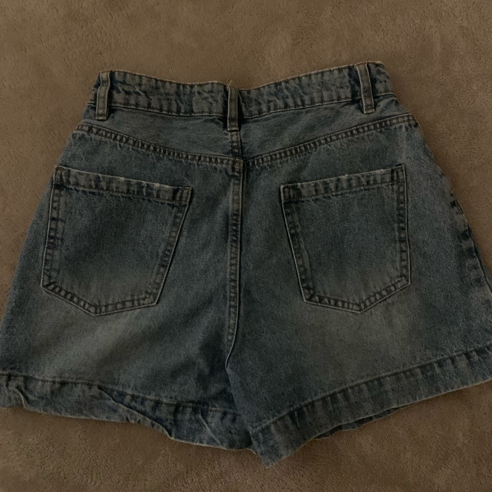 Cotton on Shorts - Picture 3 of 4